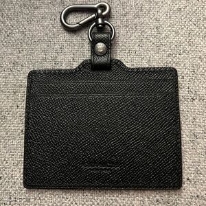 coach card with id display